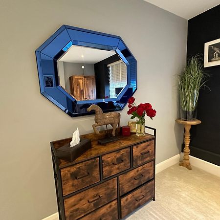 Tower Bridge, Boutique, Shad Thames Butlers Wharf Secure Parking , Balcony View Of Shard, Luxury With Van Parking Upto 4 Vans Ideal For Builders Shopfitters Secure Cctv Apartment London Exterior photo